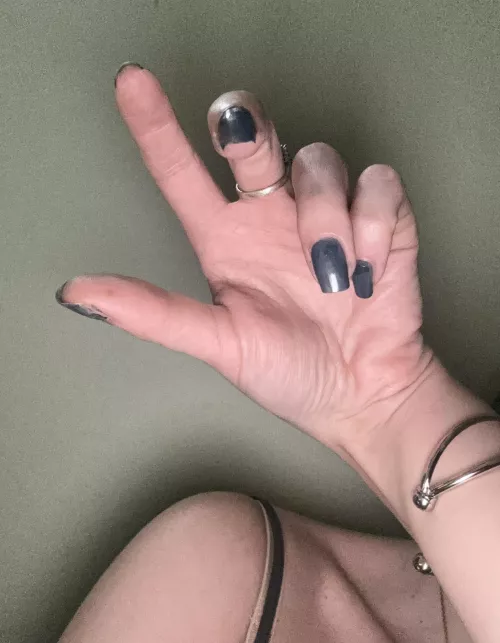 Gray fingers