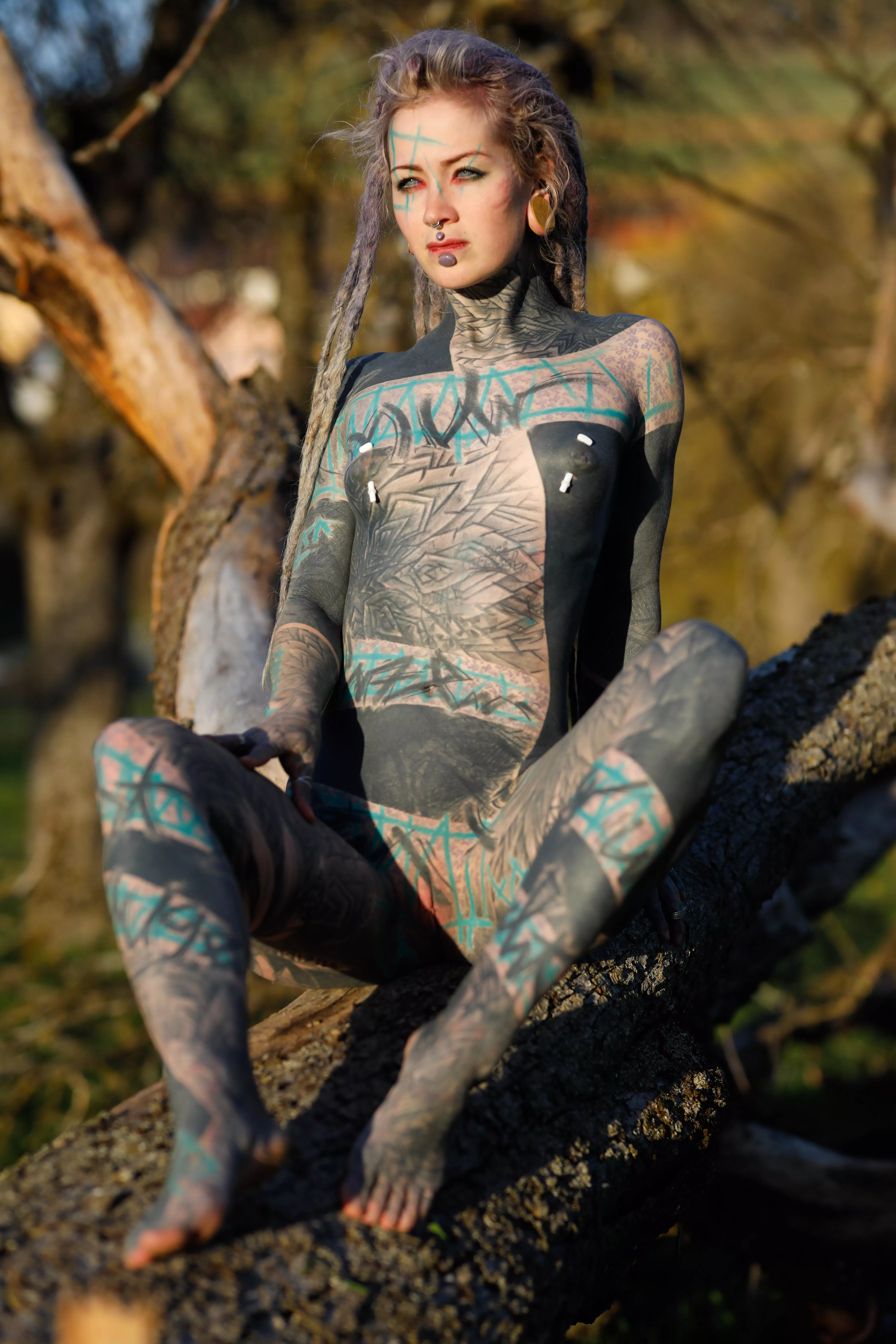 Naked in nature on tree [f] [oc]