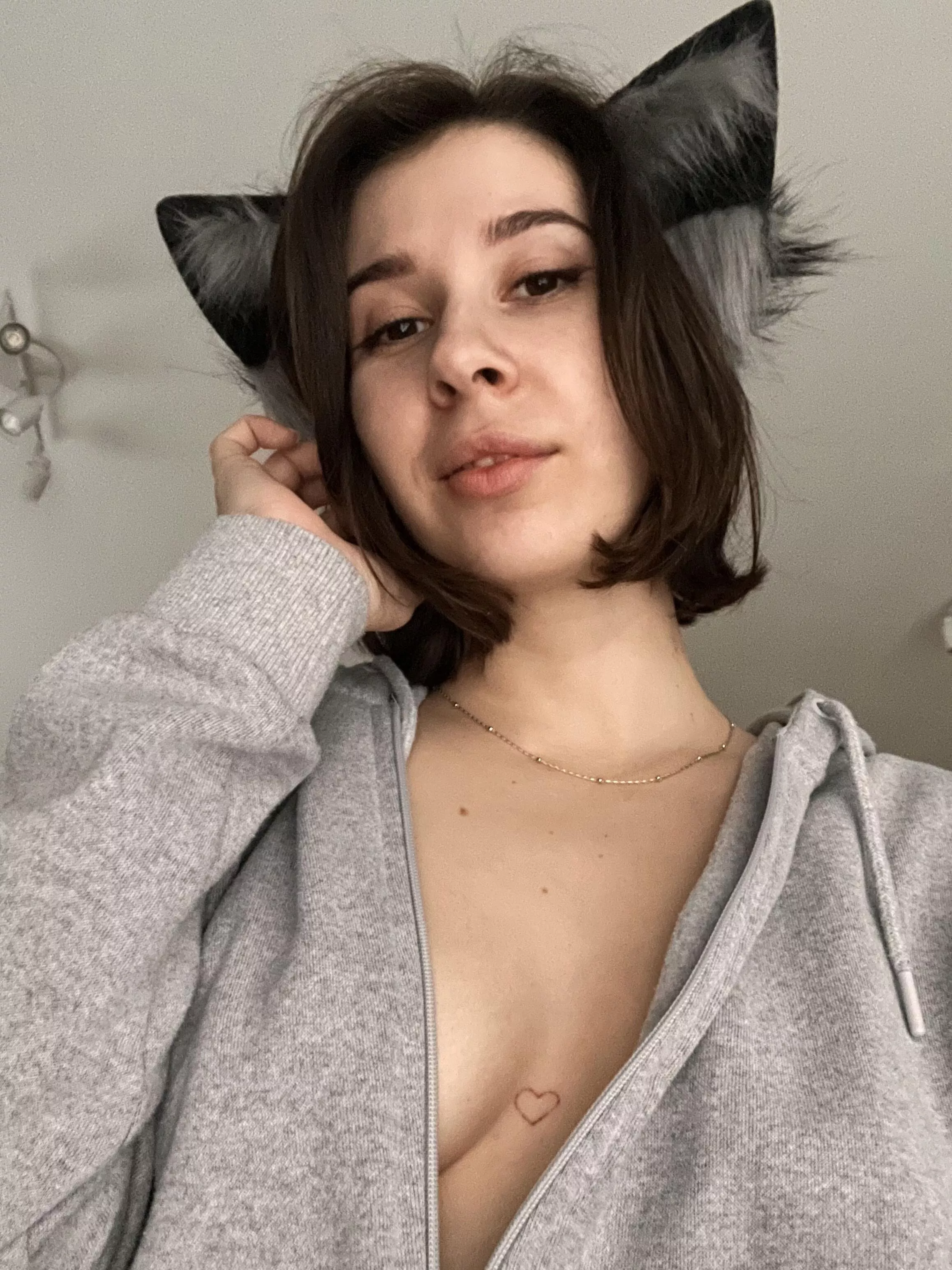 Short hair type of girl