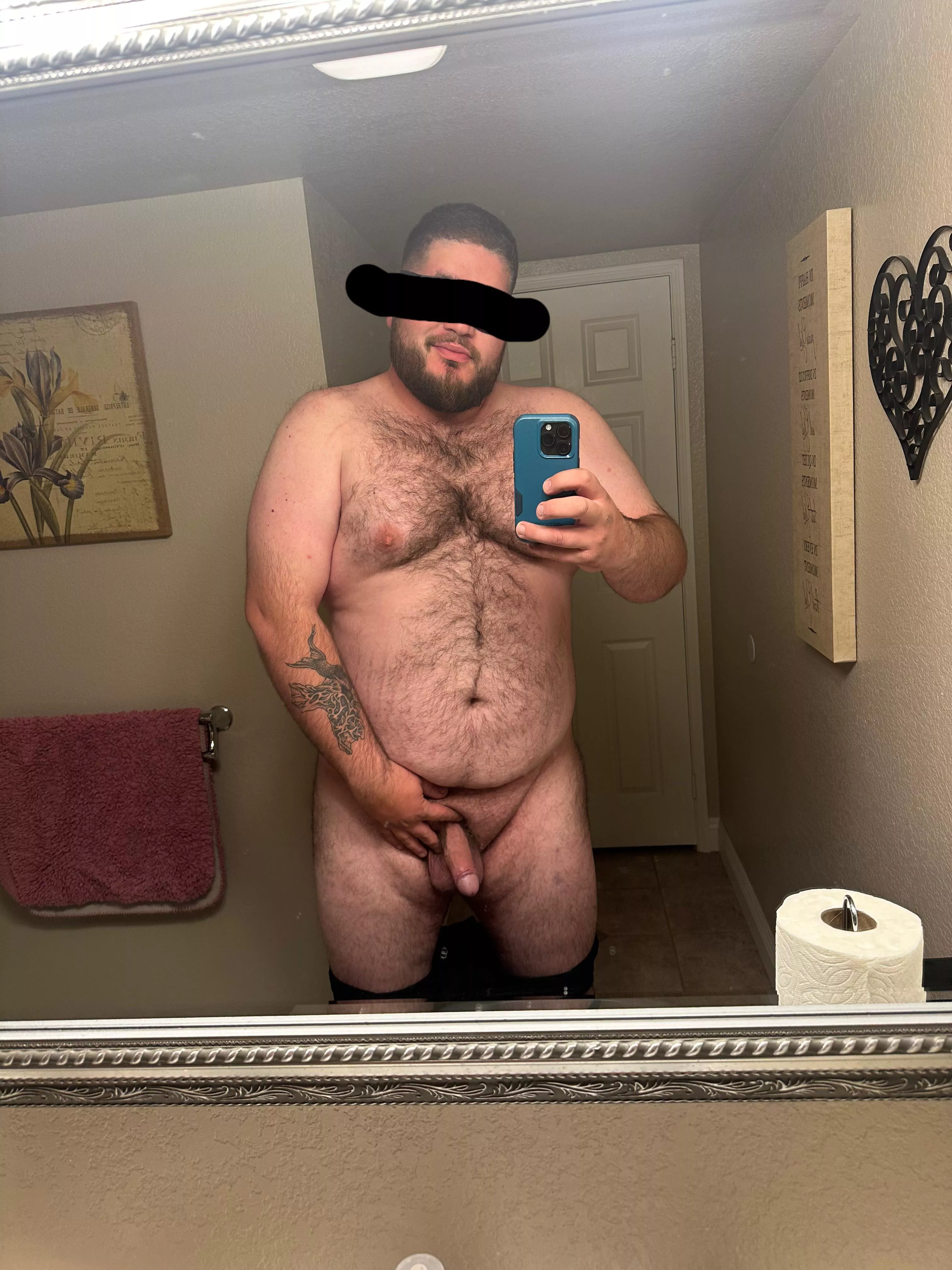 Taking applications for all positions. Ladies feel free to apply in my messages. 