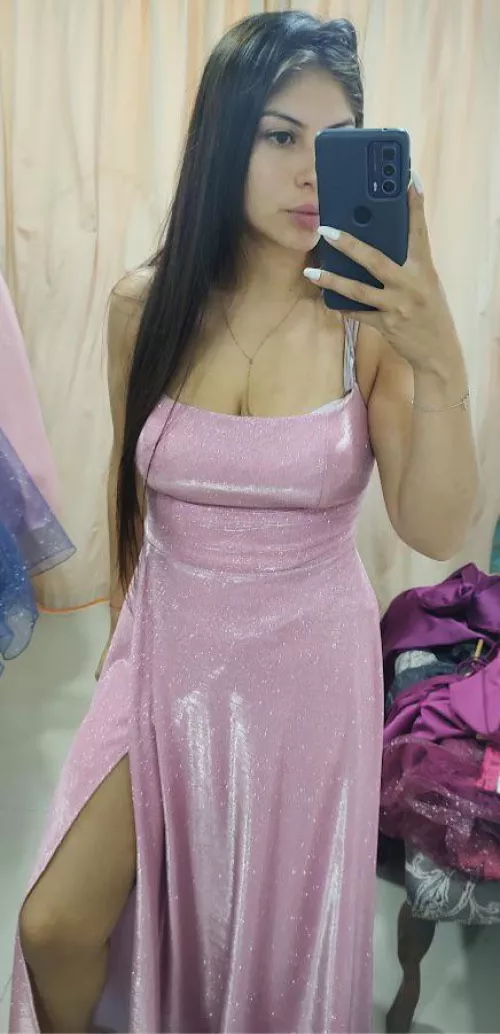 This dress looks nice on me?