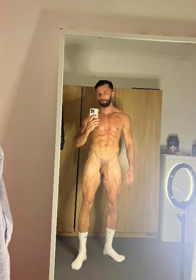 Upvote if you want it down your throat 👅