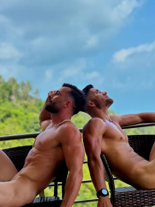  Would u sit on us?😍 