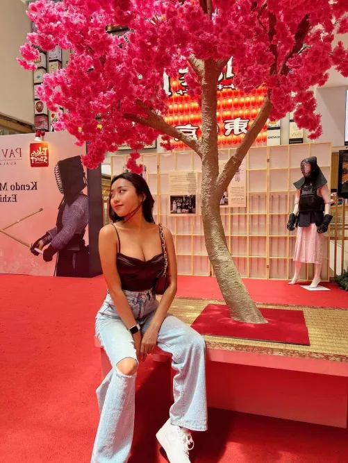 Would you ever consider dating a Mixed Malay, Chinese girl?