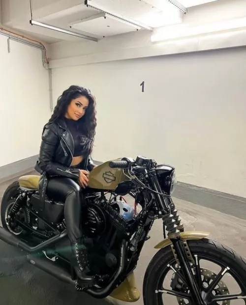 Anyone Knows Who Is This Girl?