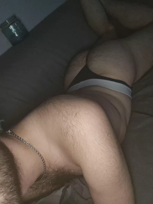 Bored on the balcony.. dms always open🙈