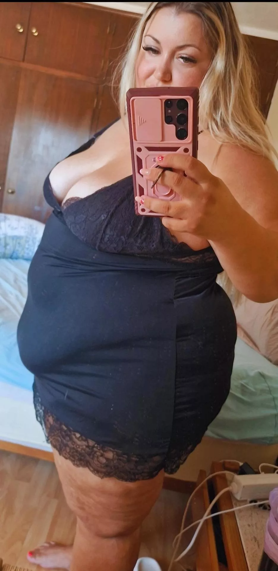 Do you want to help my belly hang lower?😇