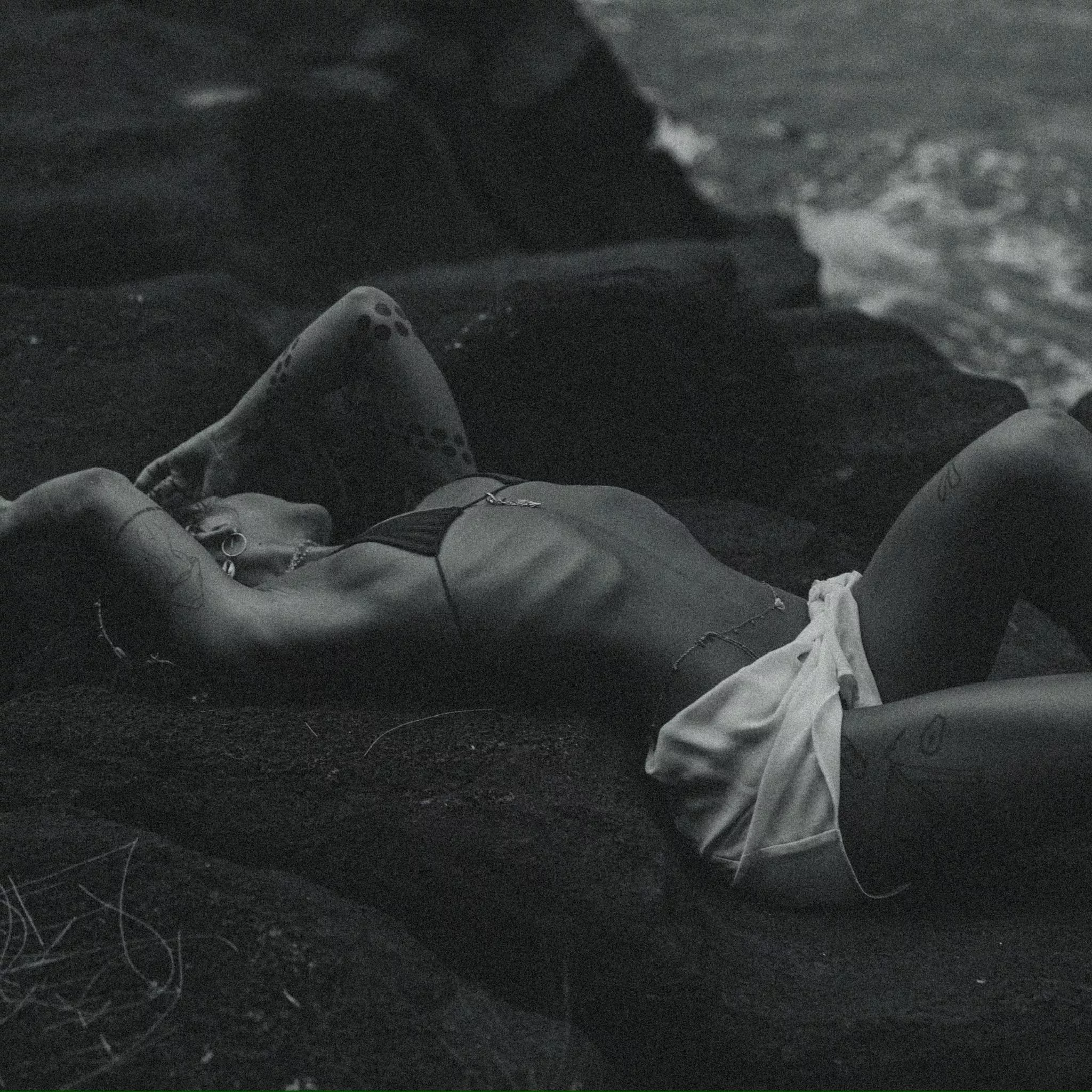 I look so classy in black and white