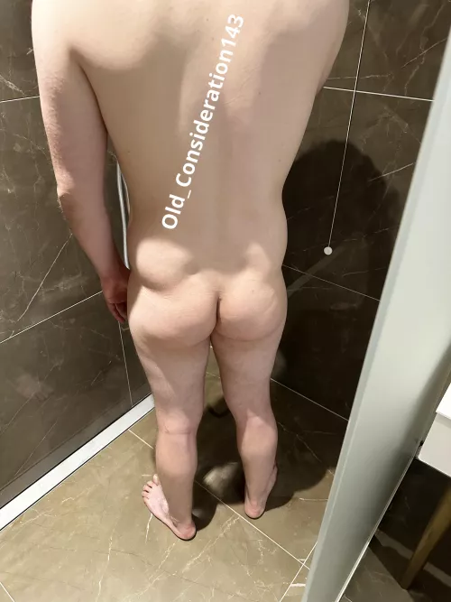 I'm waiting for you to come and fuck me in the shower the way I deserve. 