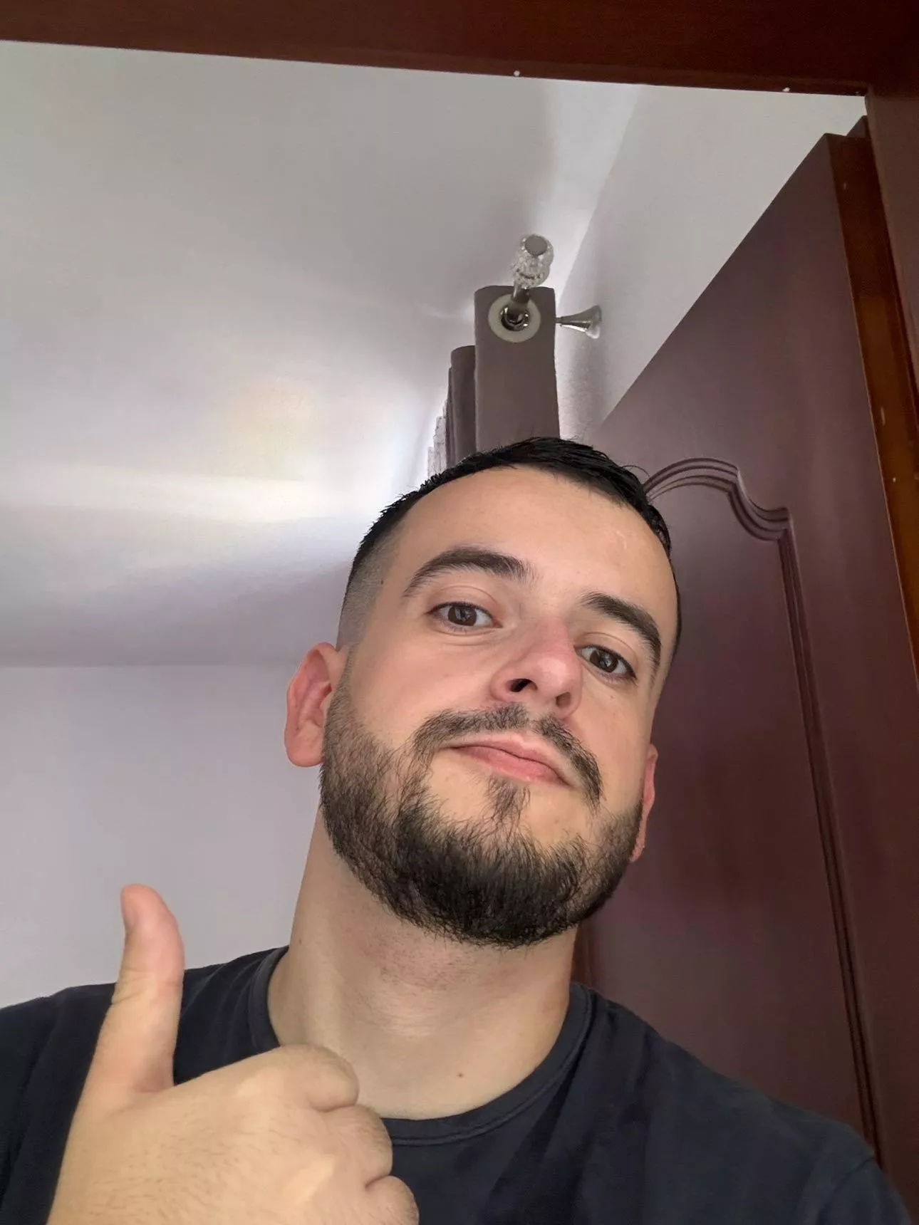 Just got my beard game on point, now if only finding a boyfriend was this easy! 💁‍♂️