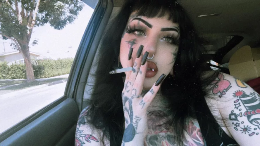 Let me suck you off while I smoke. 