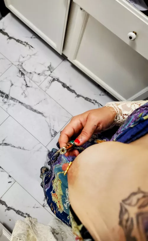 One tit one vape pen[f]