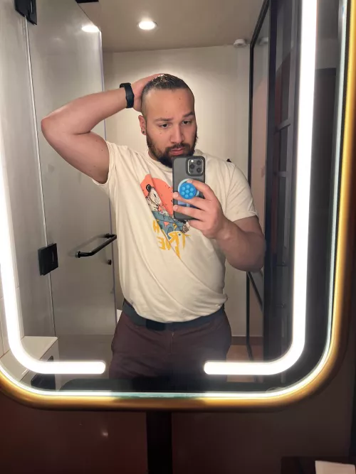 Any sweet men want to teach this ignorant boy about Fortnite ????