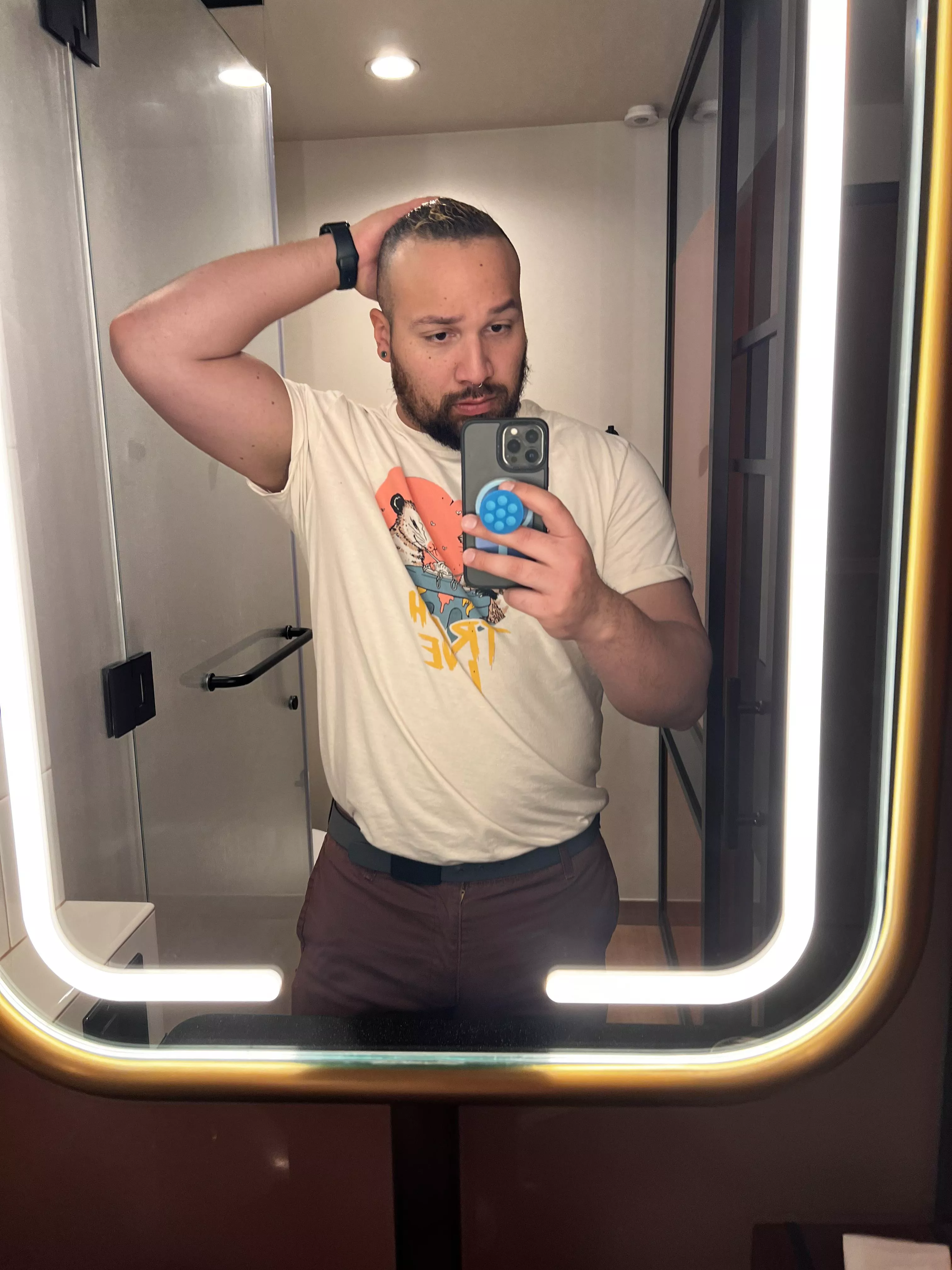 Any sweet men want to teach this ignorant boy about Fortnite ????