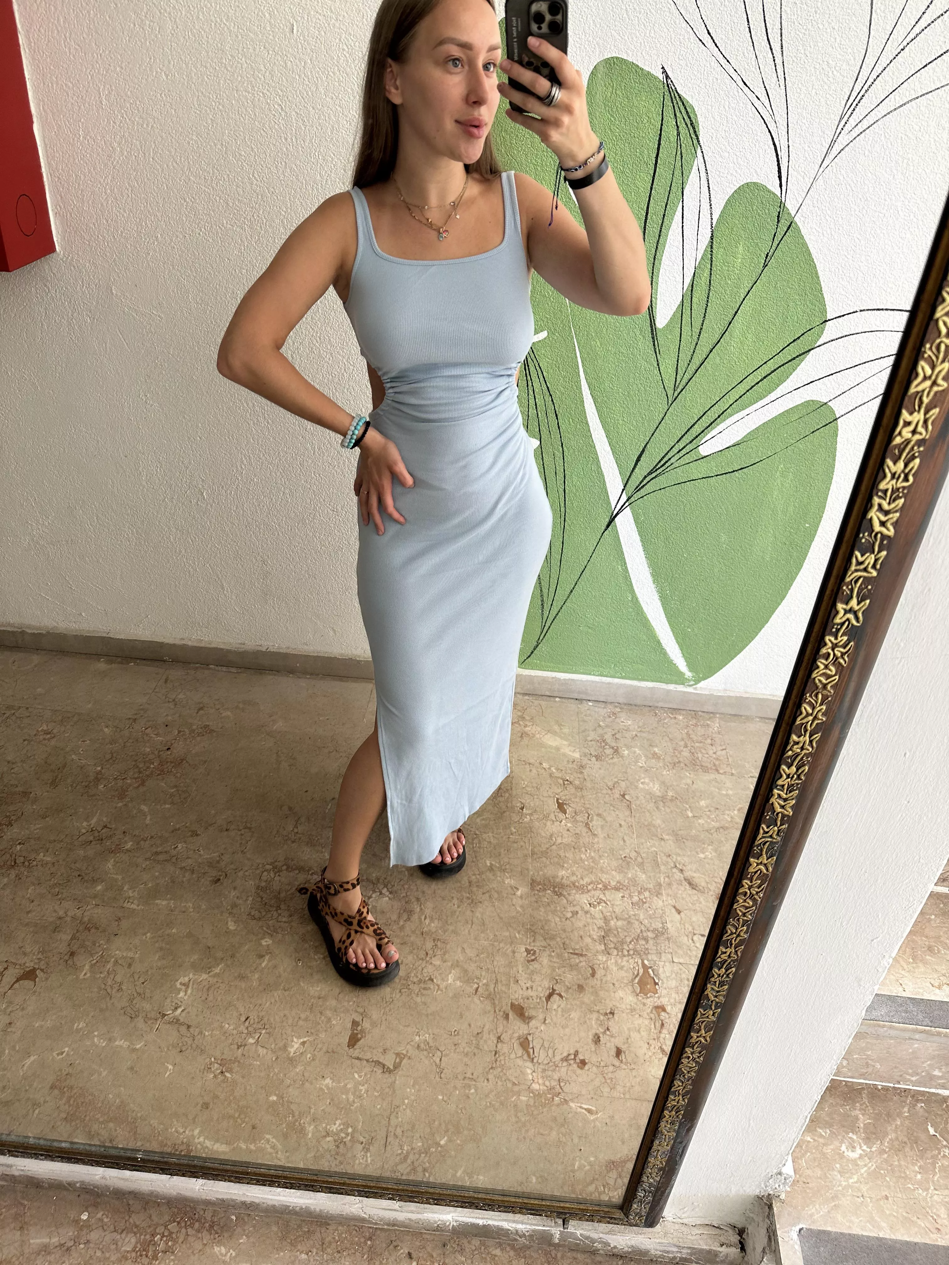 Blue dress + blue eyes sounds amazing