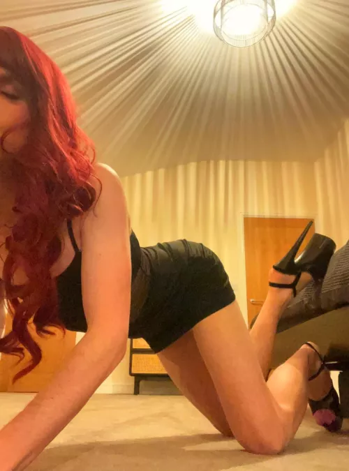 Do you like a little black dress and cheeky heels? 😉