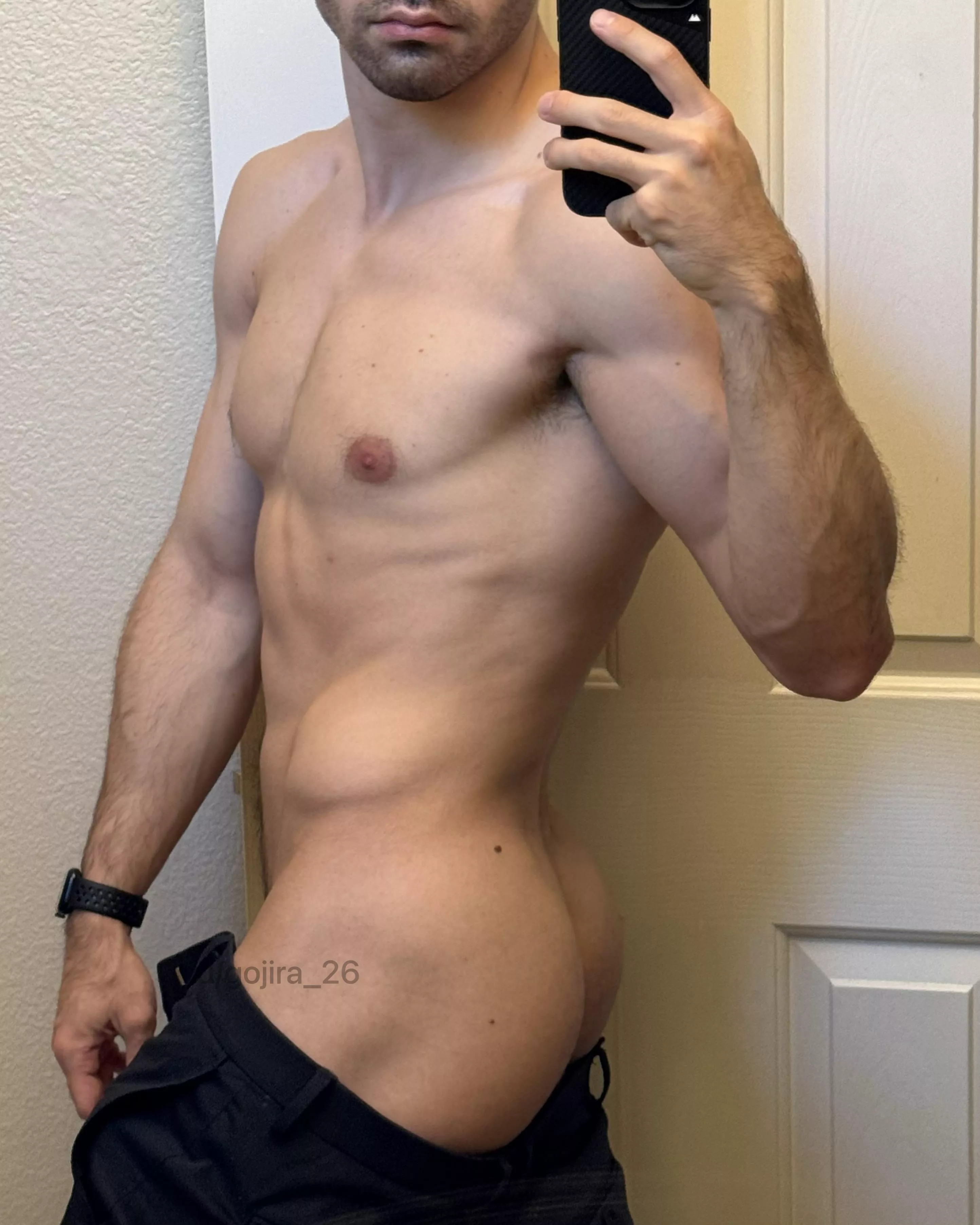 Do you like straight men’s butts too?