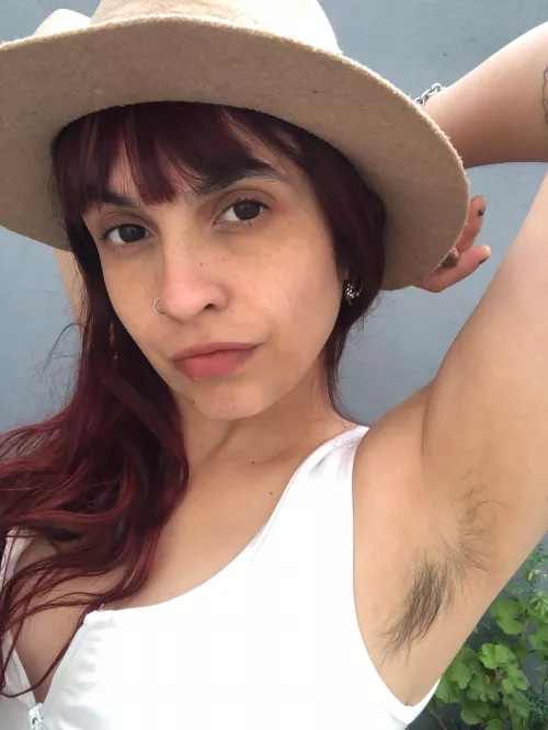 I order you to come and try to lick my delicious armpits 😏