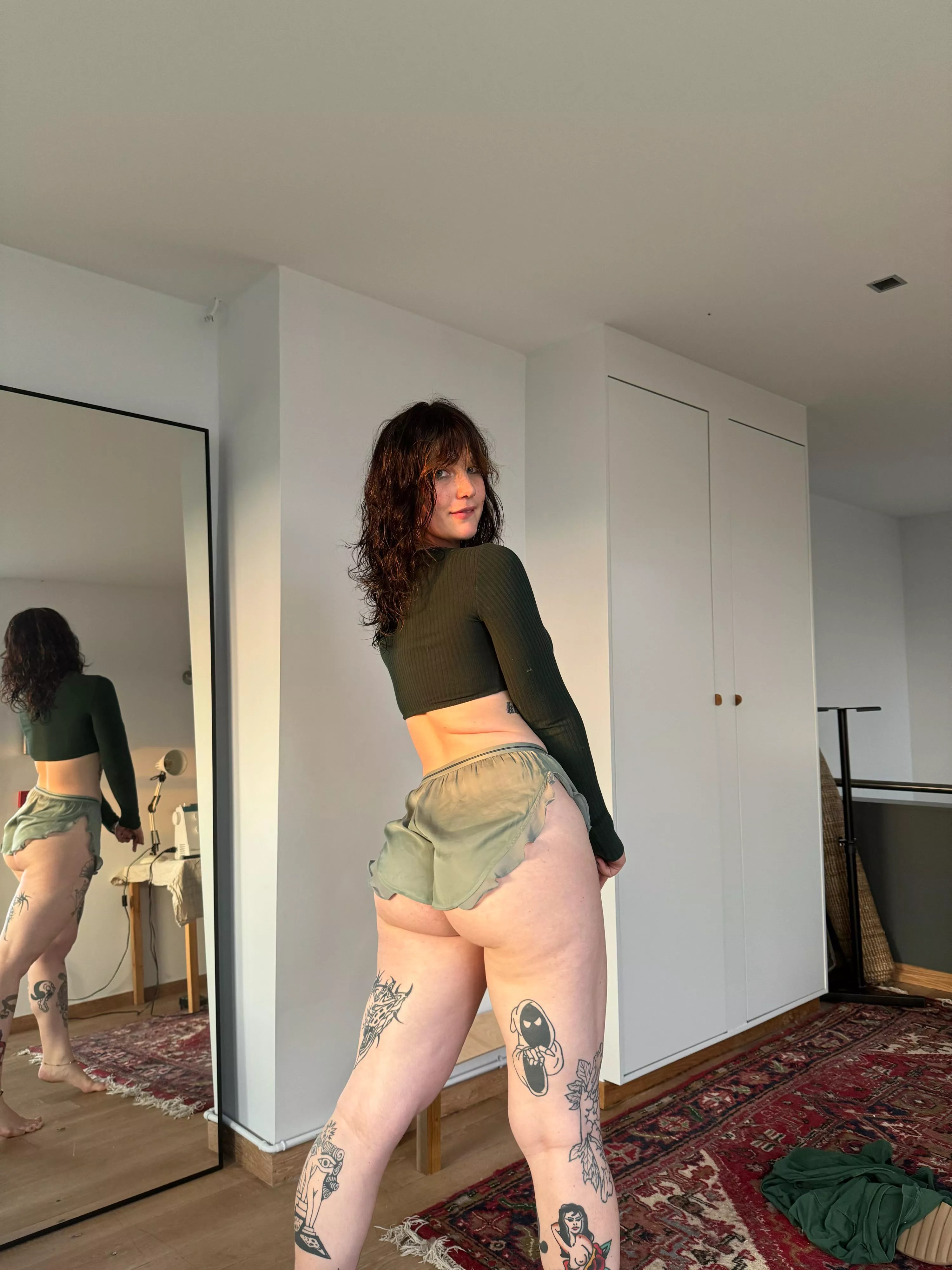 I wish I had more male friends so I could surprise them with my nudes