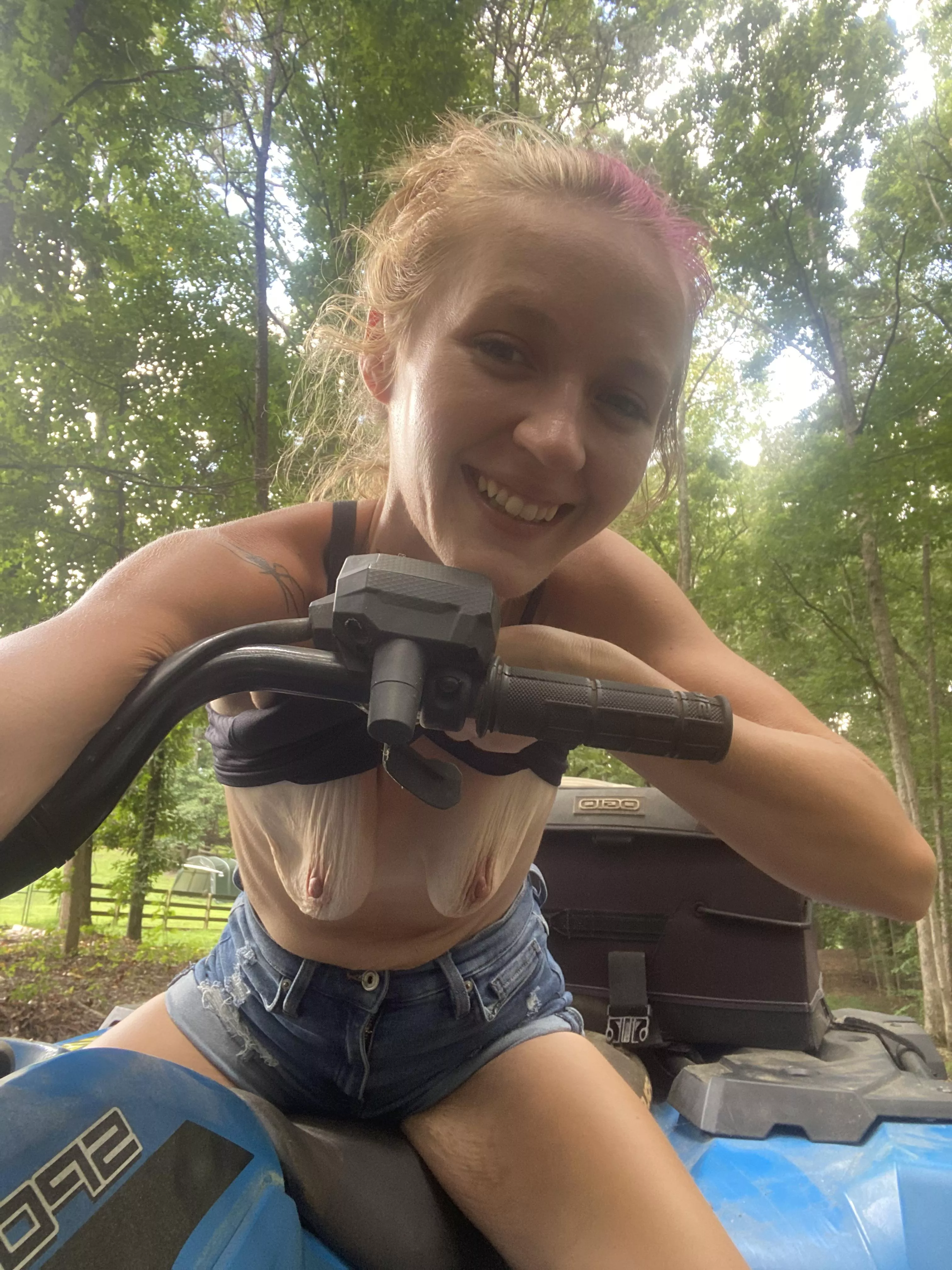 Quick weird boob flash 😉