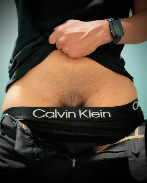 This is what I'm hiding underneath my work trousers😜