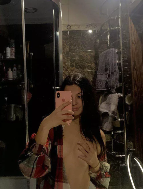 When the open shirt is just the right amount of sexy