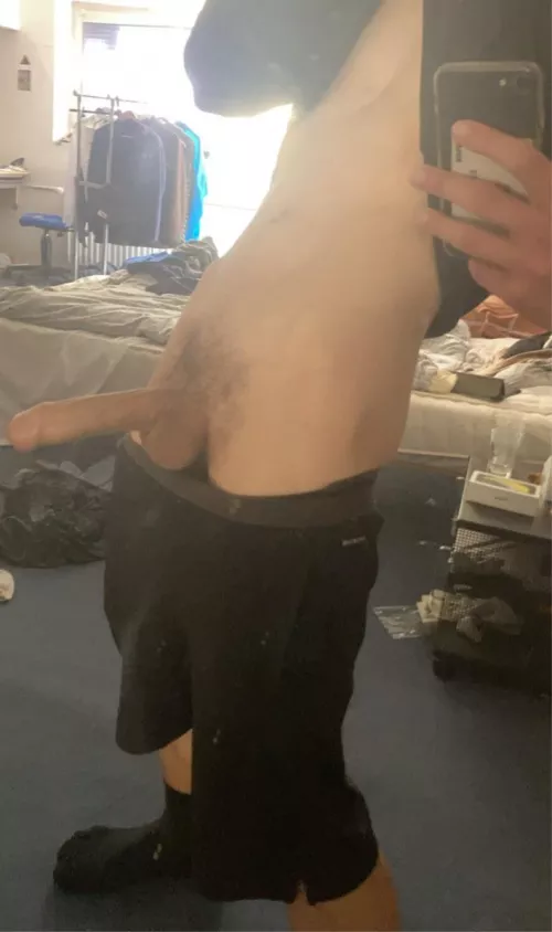 20 hmu if your hung or skinny @neu.achim