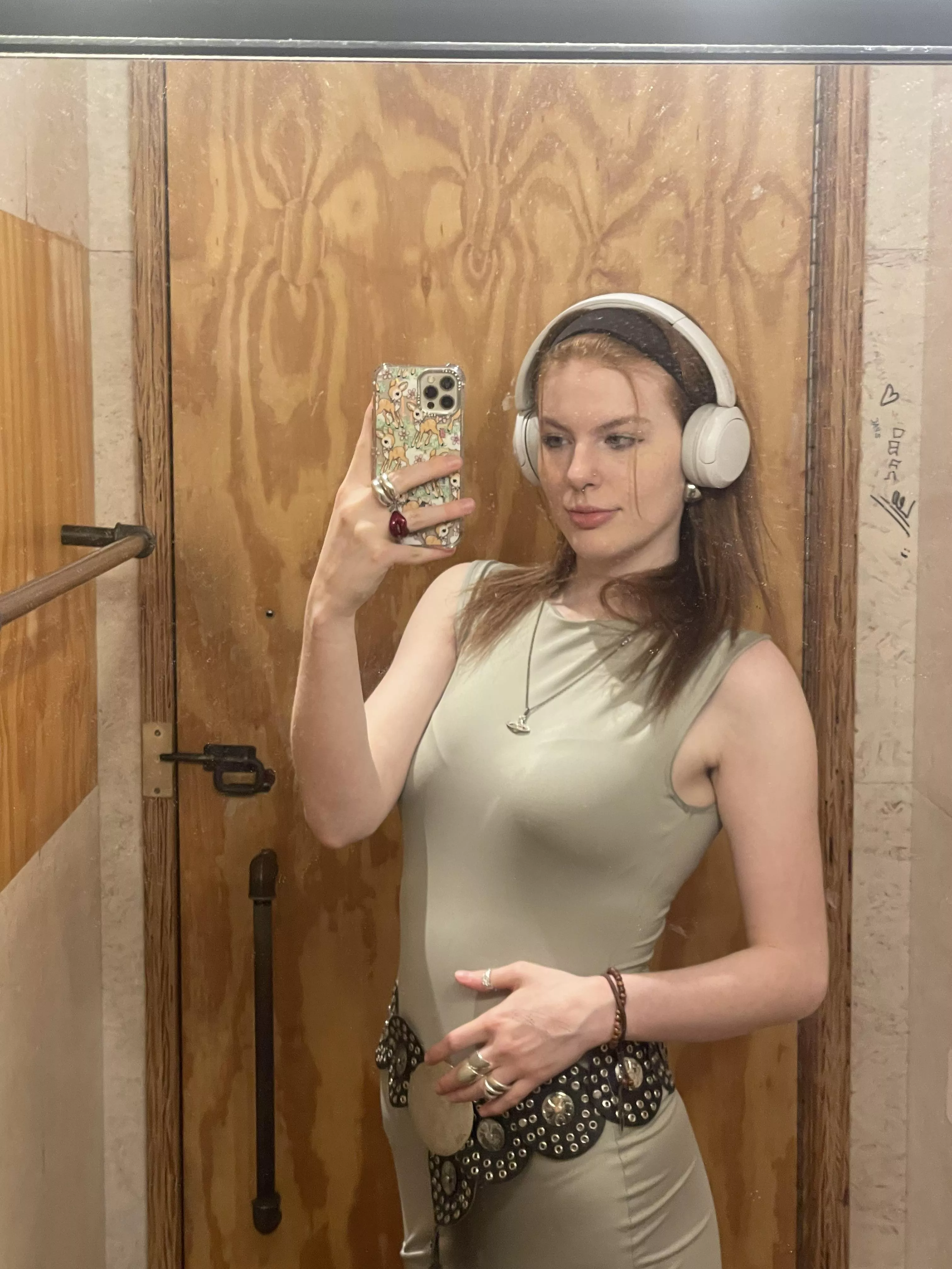 Classy look and classy dress 