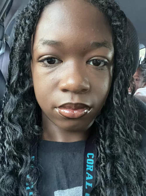 How does it feel knowing you below to me 