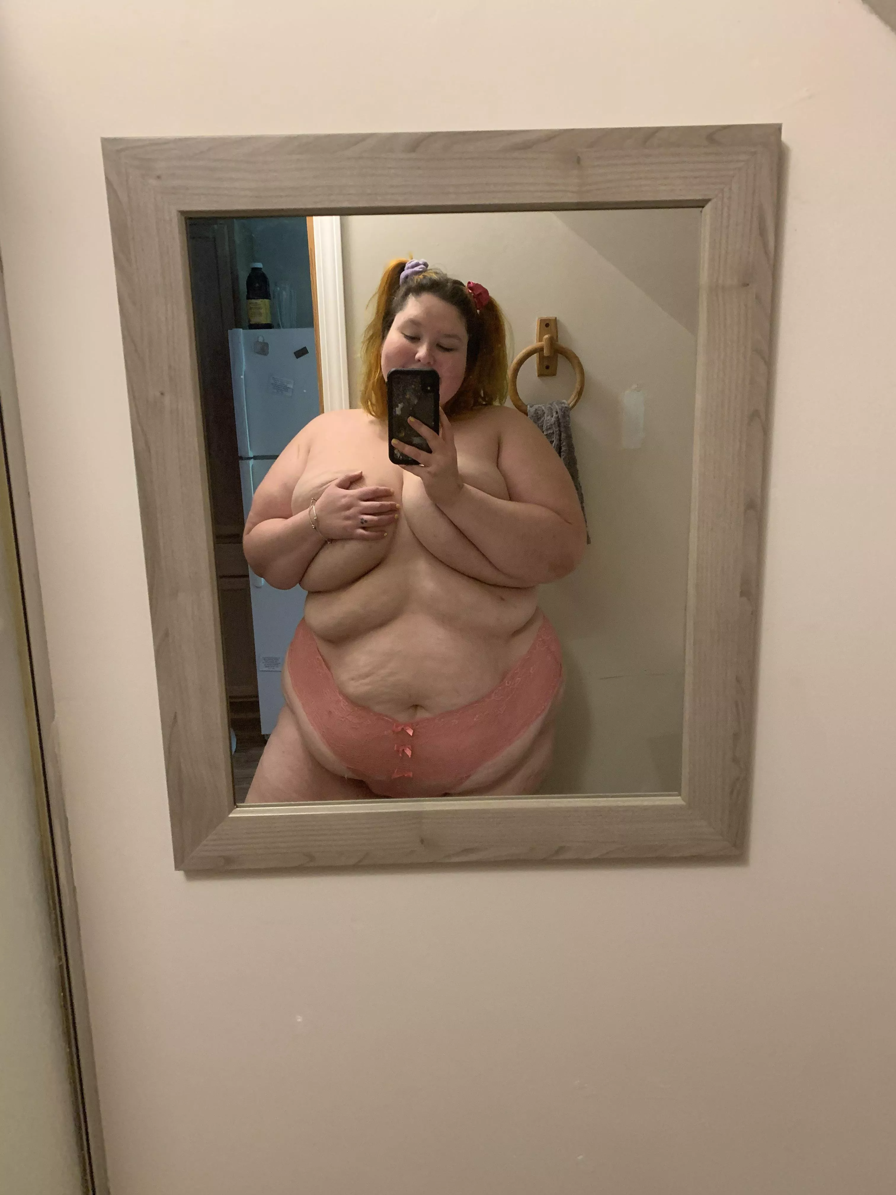 Looking at all of the pretty women on here touch themselves makes me need to join🤤