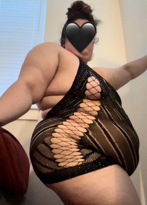 thanks to the redditor that made this outfit happen 🤭🖤