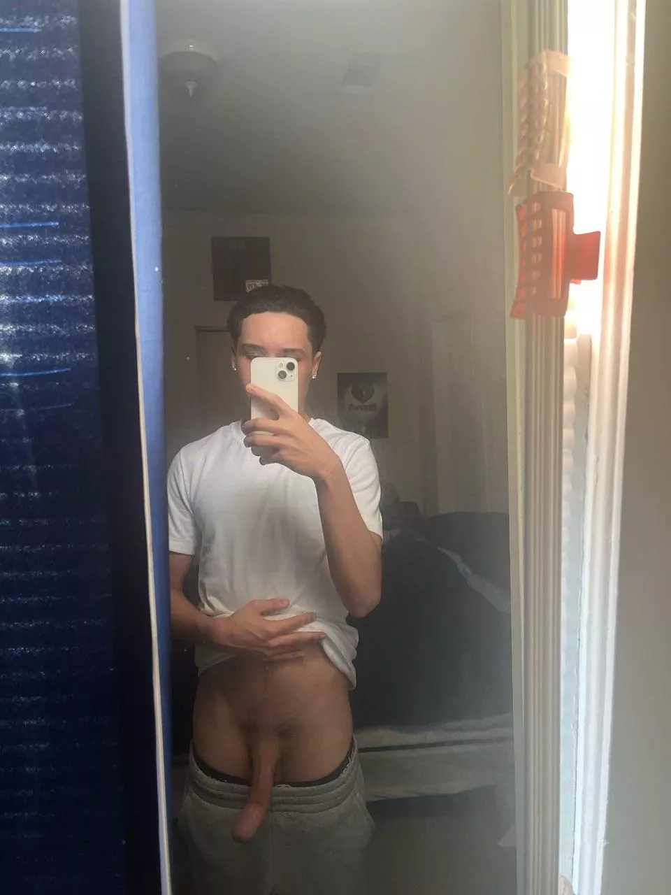 Would u give me a hand