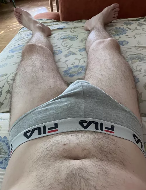 [32] any other lazy bro laying on the couch with his briefs only? Dm me to see more