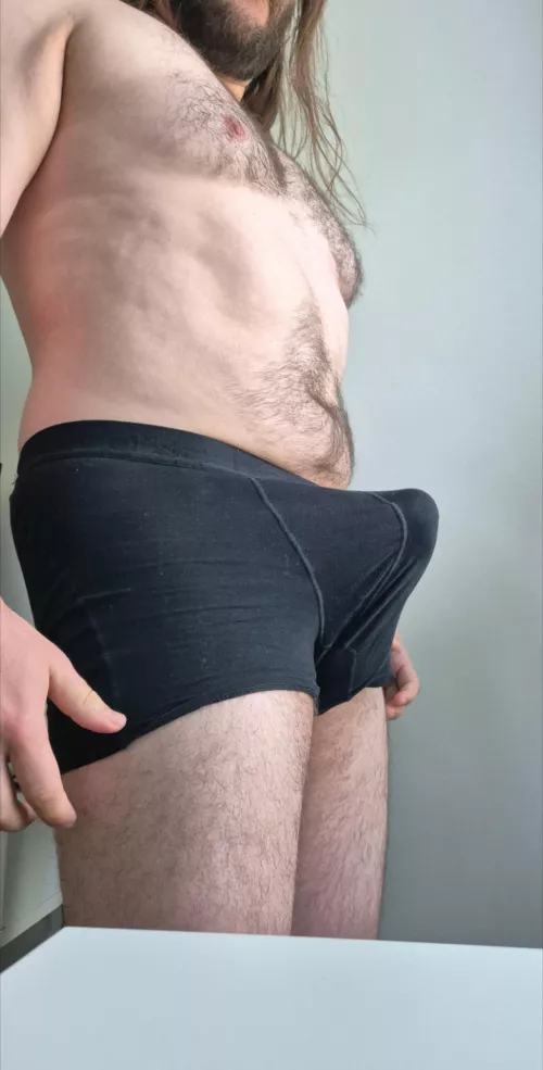 35 year old upwards bulge