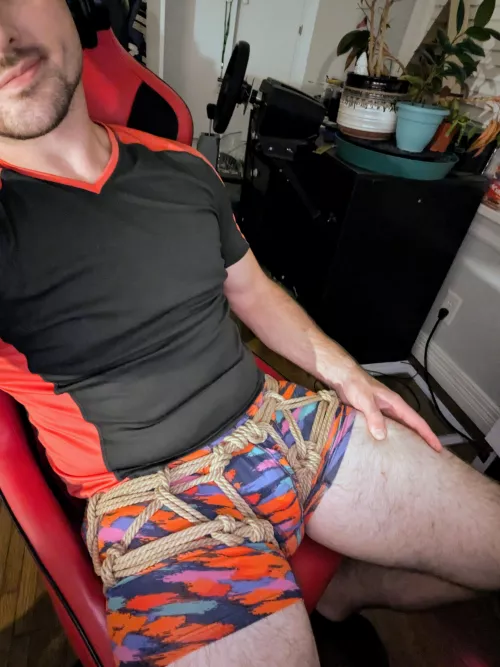 A comfy and snug drum harness I tied on myself after seeing one on TheDuchy 🥰