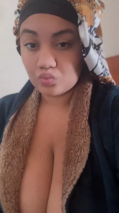 Fresh out the shower, you loser pups wish you could lick the shower floor when I’m done 