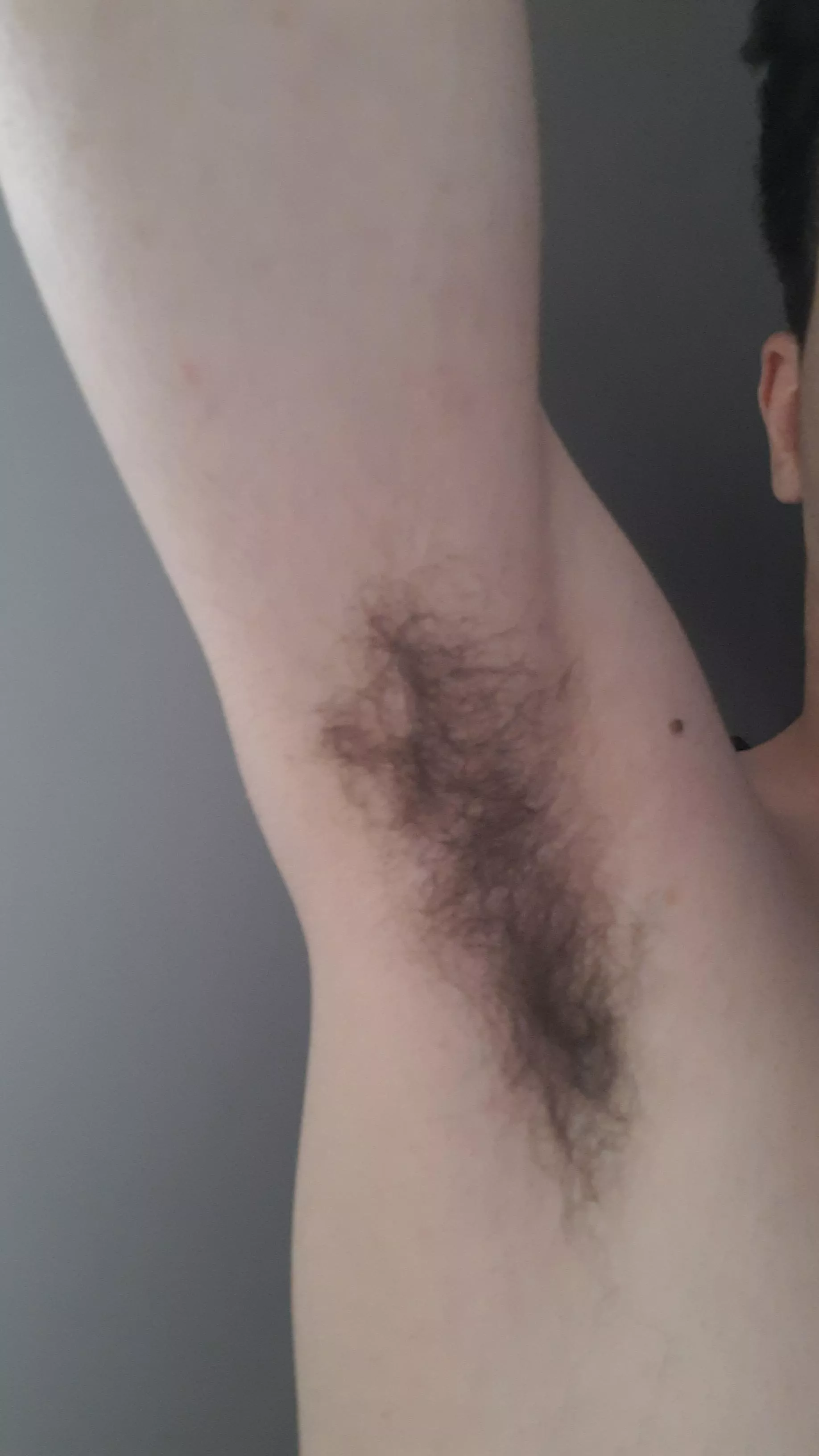 haven't showered, i'm really musky now. who wants a sniff?