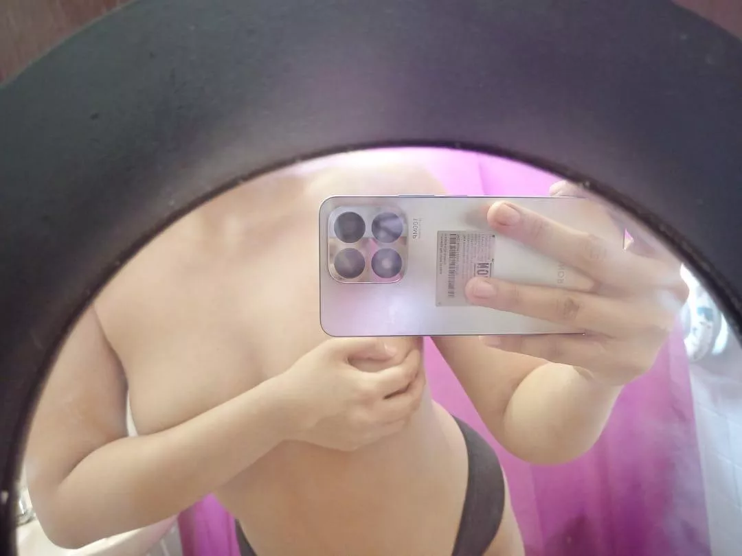 I need an extra hand to cover my boobs