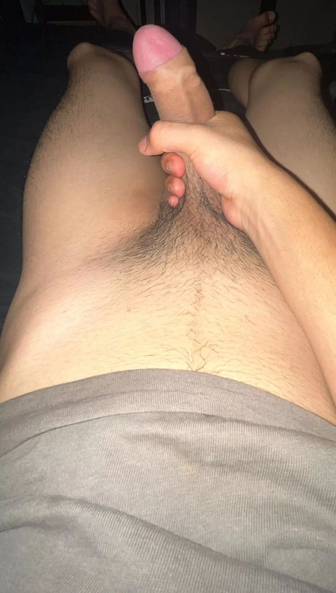 Who’s craving sum cock to suck on?