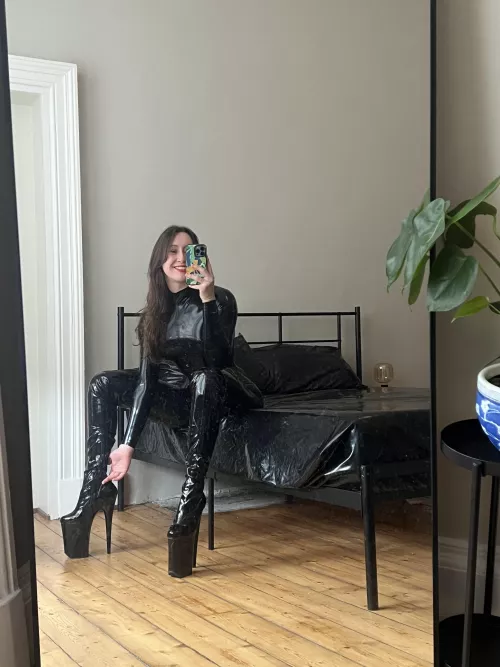 Breaking in my newest and tallest boots with a little catsuit time 😇 