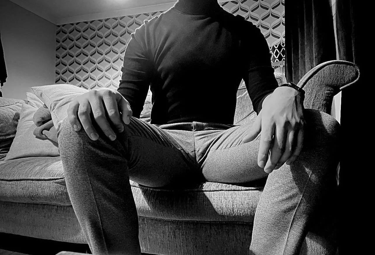 Come sit on my lap [M24]