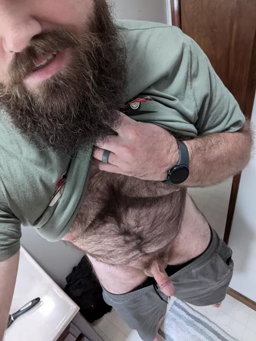 Sunday funday. Who wants to spend their Sunday on their knees? 😏😈