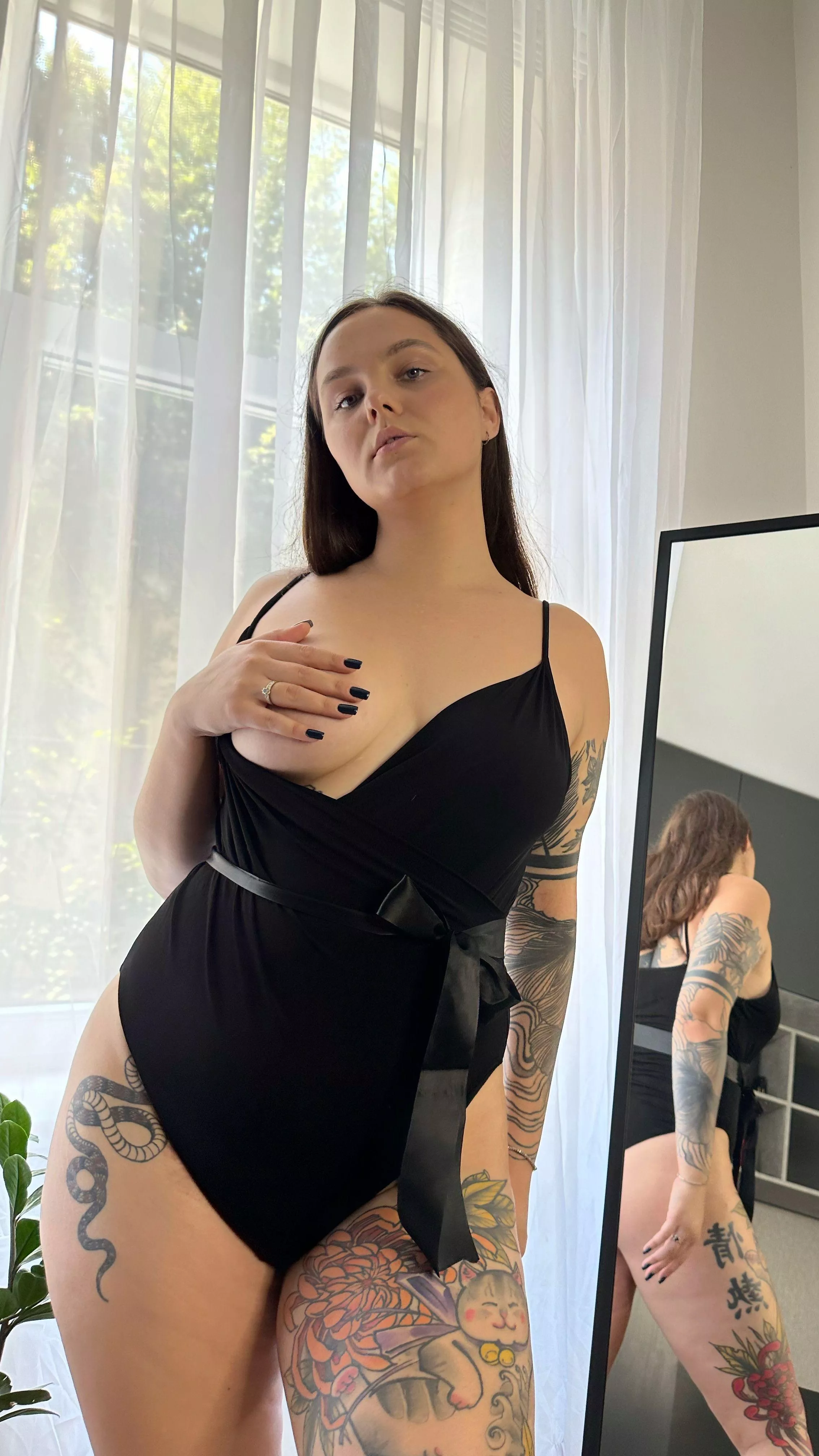 Tattooed slut waiting to spoil you!