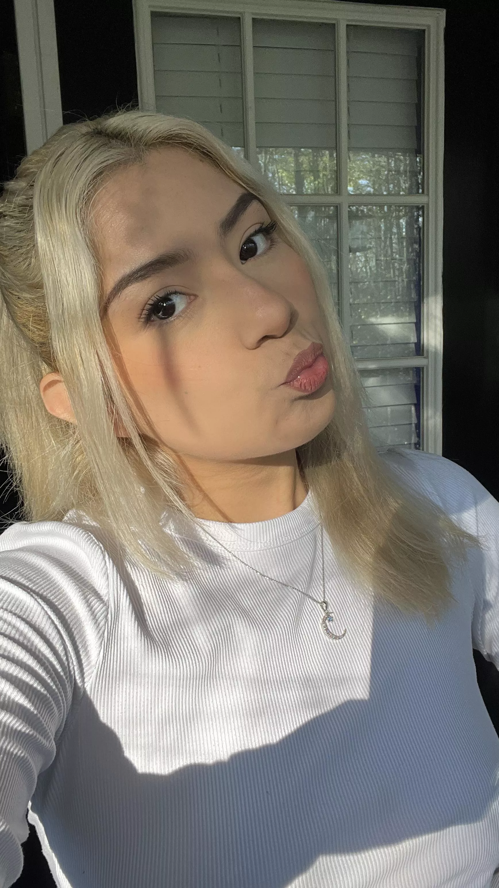 The sun is making me feel pretty today