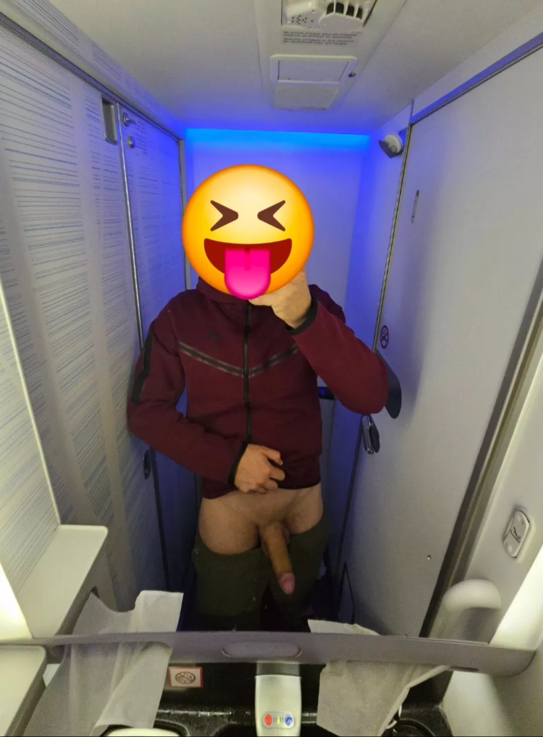 Wish I had someone to fuck in the plane [27]