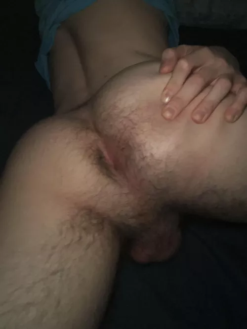 (18) My boy hole is a bit sweaty rn, would you still eat me out? 
