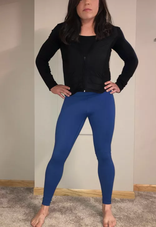 Anyone into soccer mom MILF vibe???