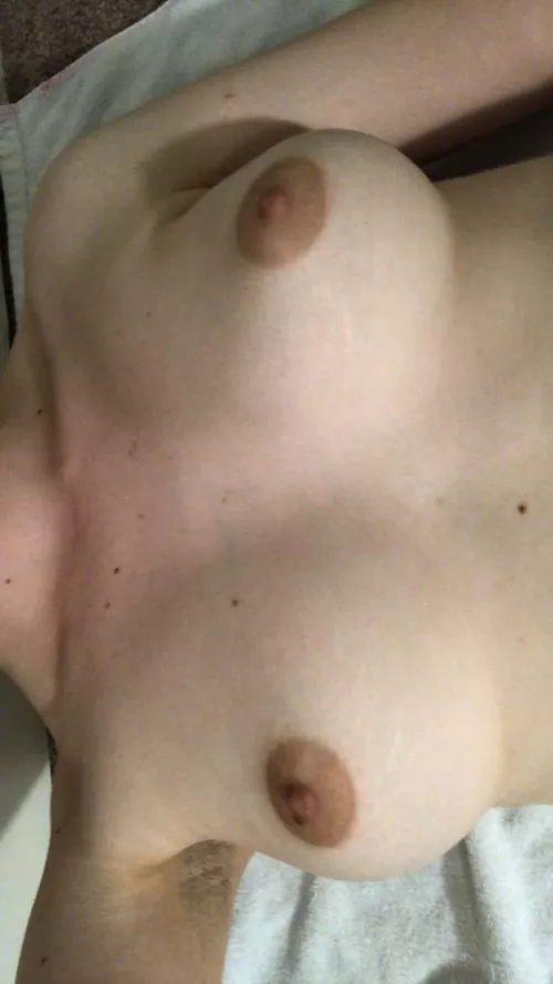 (F) 18 I love playing with my nipples