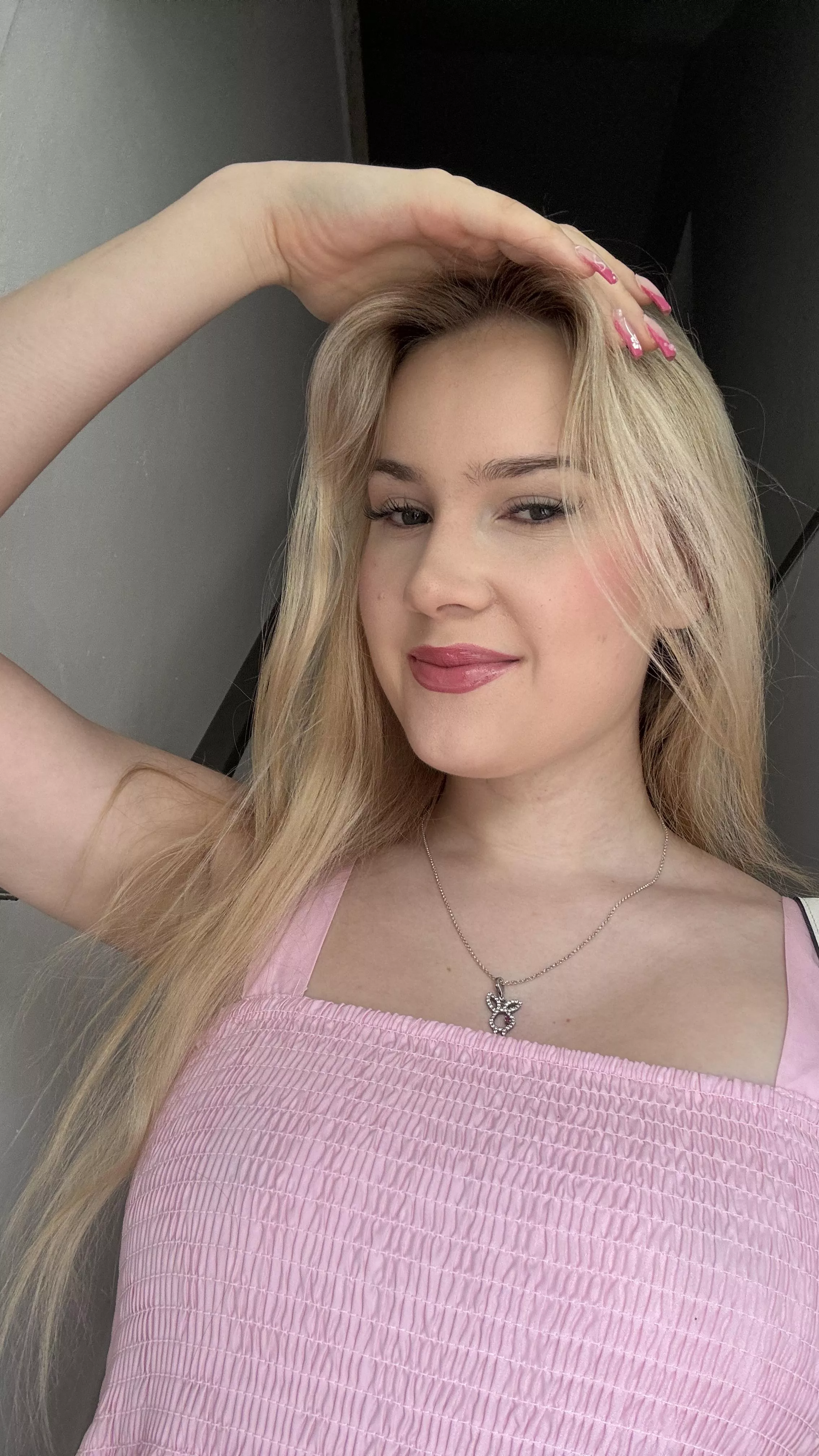 I smile because I am beautiful despite my flaws... everyone is