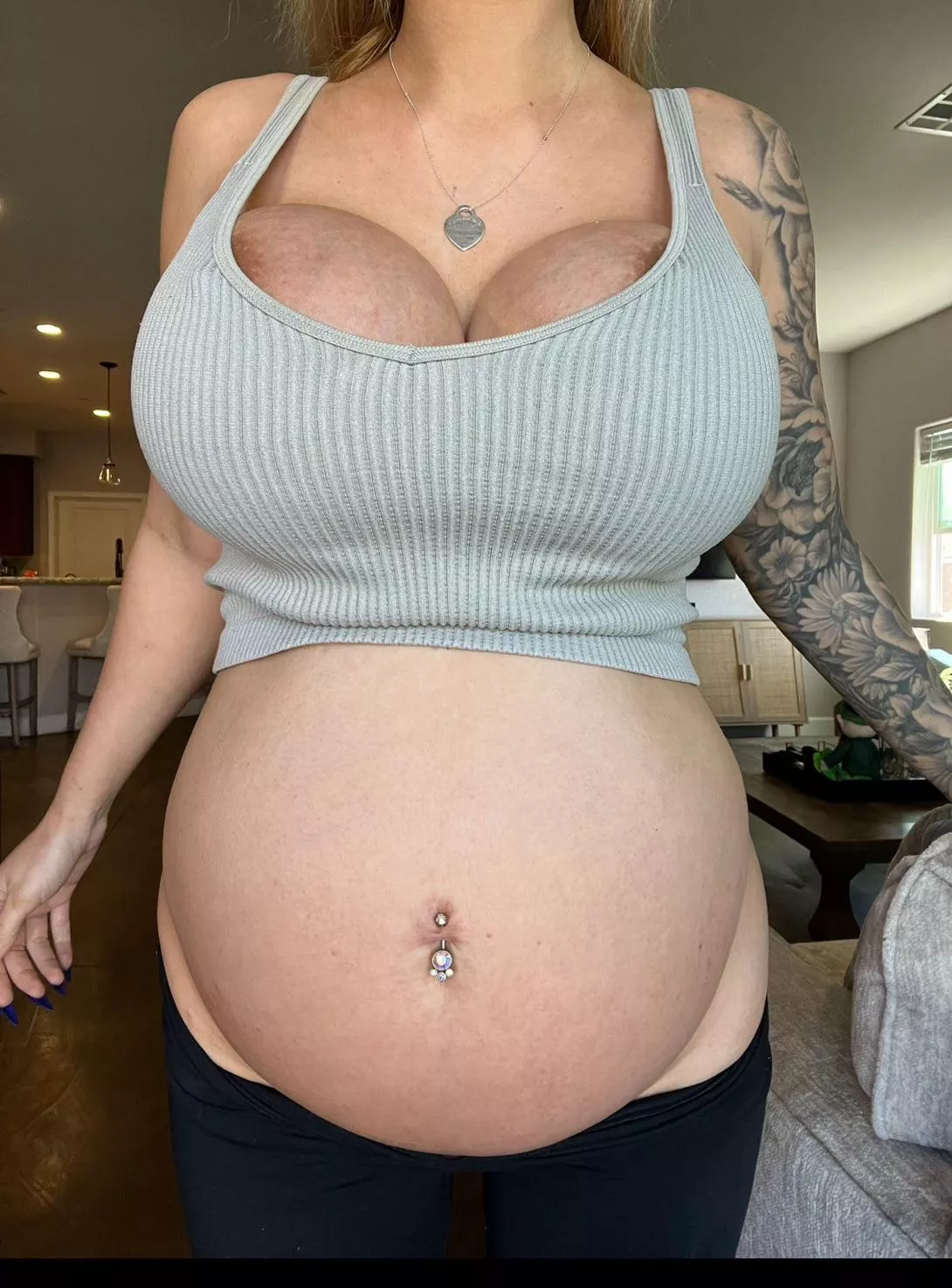 I think I look so good 9 months pregnant 